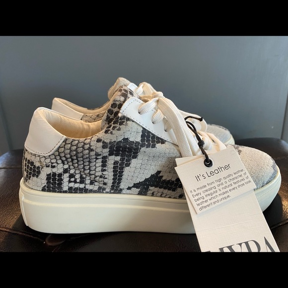 Myra Bag Leather Snakeskin Print Sneakers Size 6 NWT - Picture 2 of 9